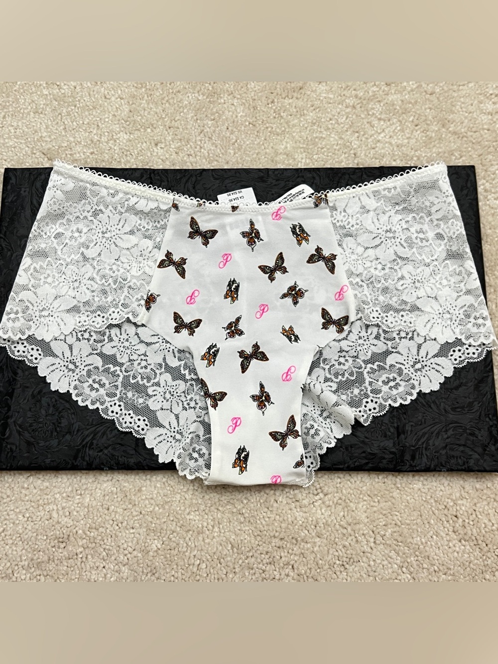 NWT Victoria’s Secret PINk Sexy illusion Butterfly no show Cheeky Panties medium